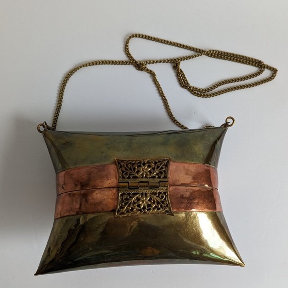 Vintage Gold Pillow Coin Purse - Picture 5 of 12